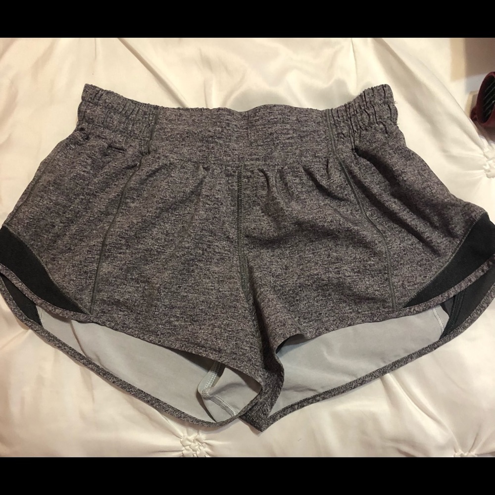 lululemon hotty hot shorts 2.5” inseam